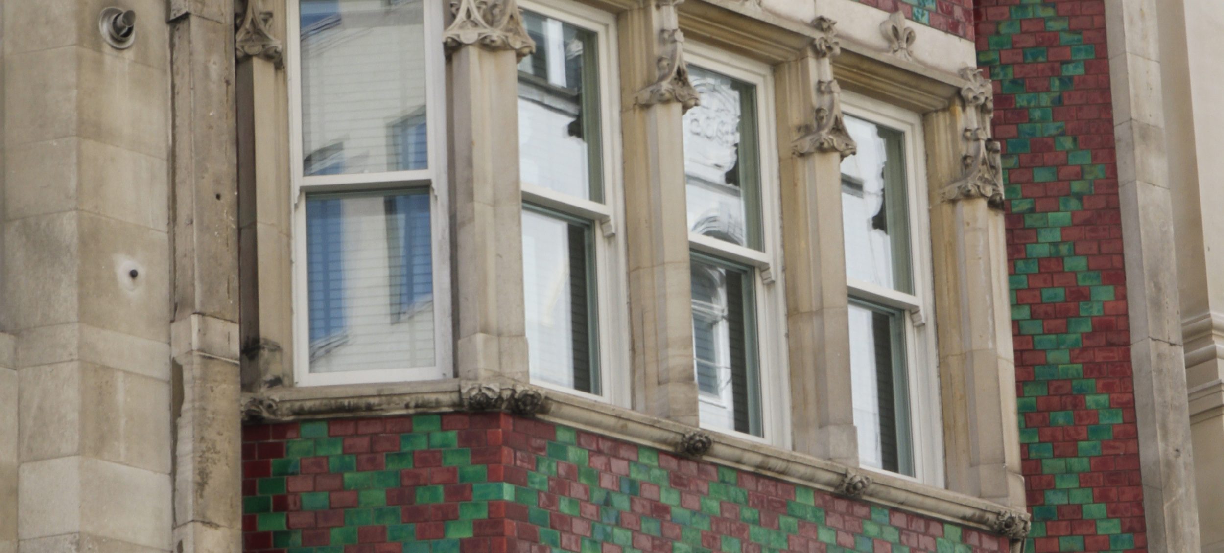 Traditional box sash windows 53 Fleet Street