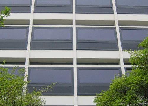 Alu-clad pivot windows at the Roscoe Building