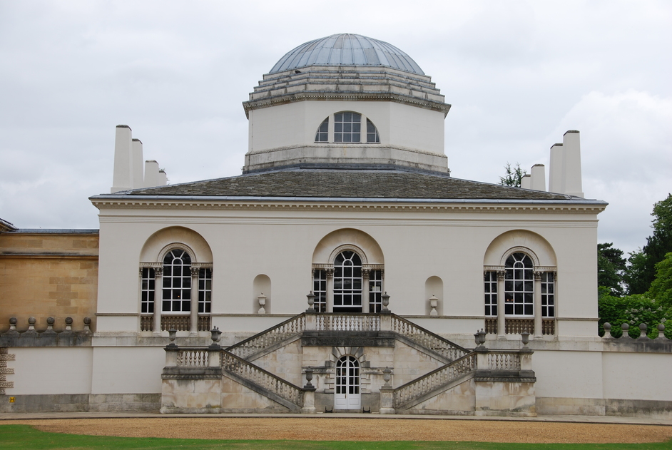 Bespoke timber windows: Tailored craftsmanship for unique architectural projects