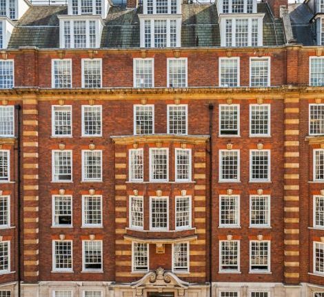 35 Old Queen Street traditional sash windows