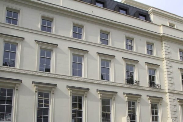 Easy clean sash windows