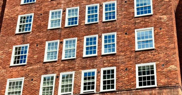 Sash window sizes: Standard dimensions and bespoke solutions