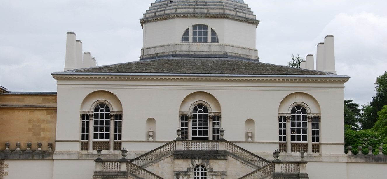 Bespoke timber windows: Tailored craftsmanship for unique architectural projects