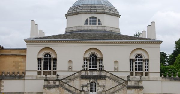 Bespoke timber windows: Tailored craftsmanship for unique architectural projects